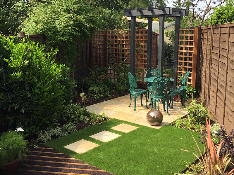 Twickenham - Mid Terrace Garden