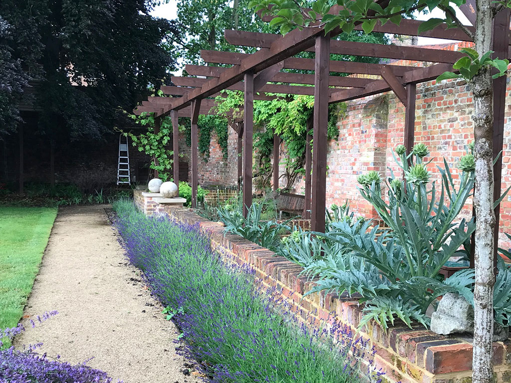 Chertsey - Rear Garden with Pergola 